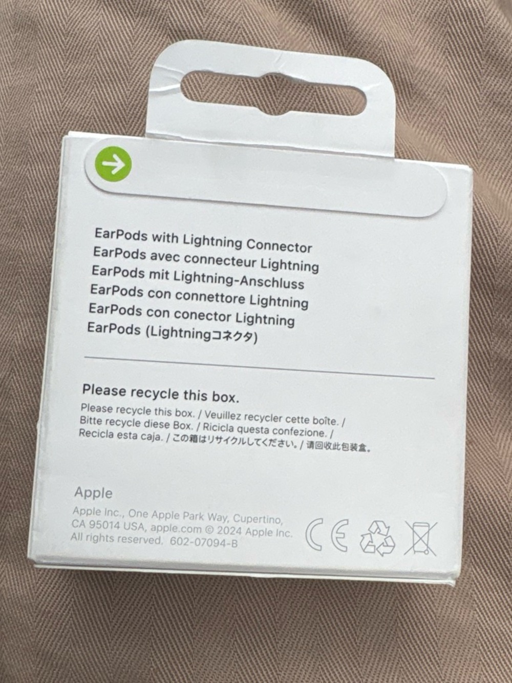 Apple EarPods with Lightning Connector - White